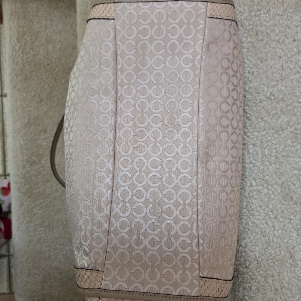 Vintage Coach Madison Phoebe OP Plearlescent Signature Jaquard Shoulder Bag - Picture 4 of 8